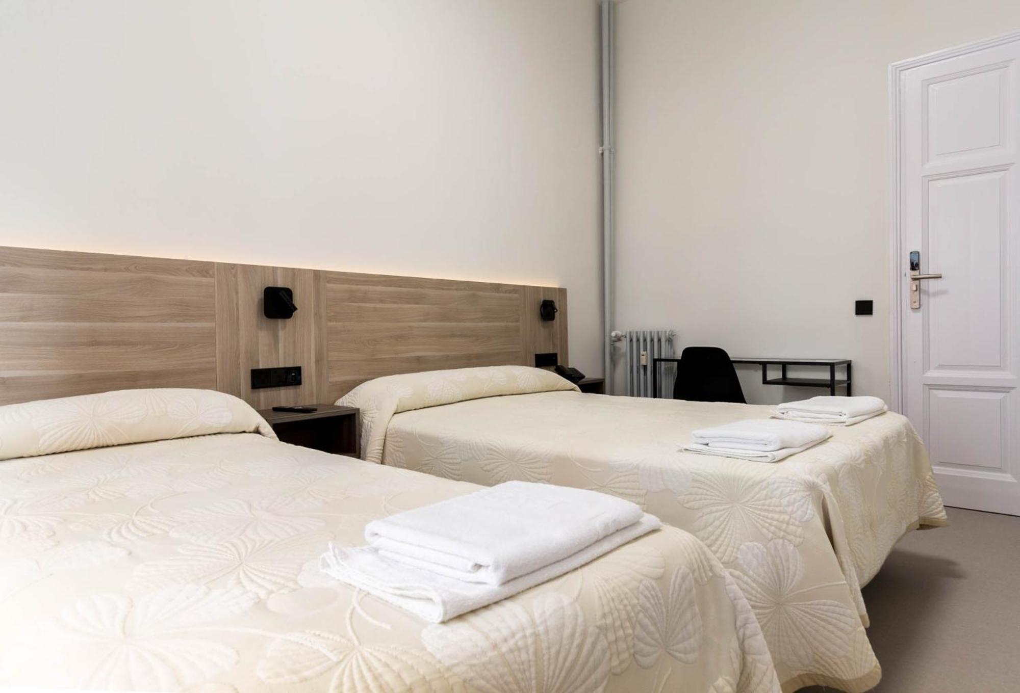 Hostal Excelsior Madrid Esterno foto